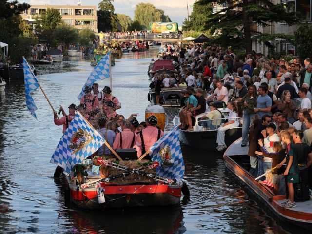 Meezingers en spektakel – beeld 43