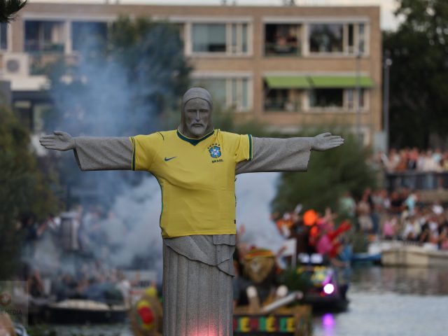 Meezingers en spektakel – beeld 46
